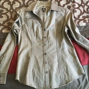 Express women’s tailored button up